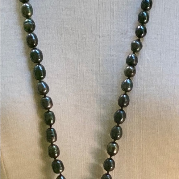 Hand carved skull pendant on FWP necklace one of a kind - Picture 11 of 11